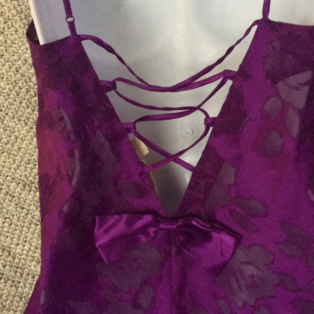 Gorgeous Victoria’s Secret Lace Up Chemise Nightgown Beautiful Purple EUC - Picture 4 of 8